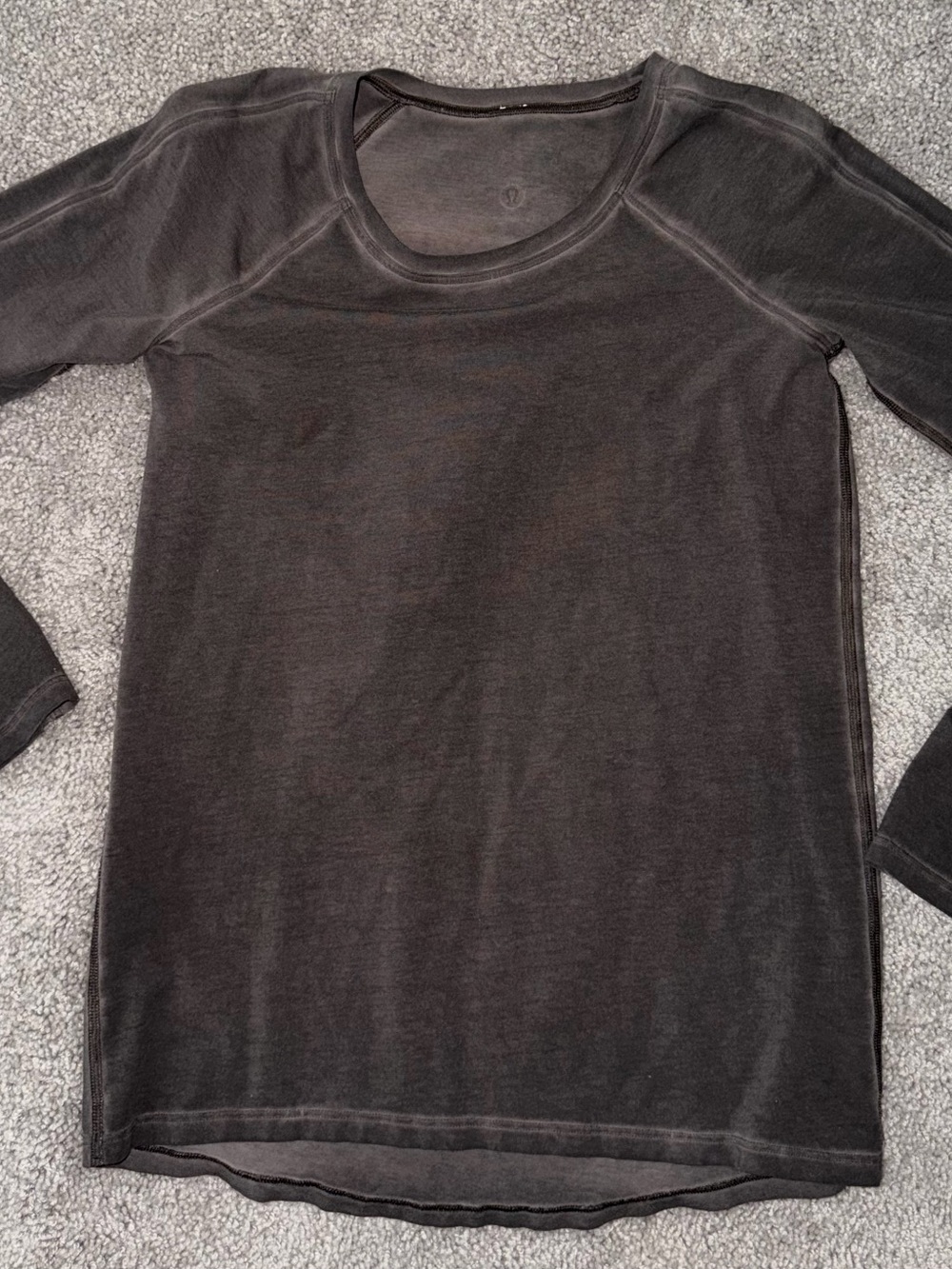 lululemon athletica Women's Long Sleeve Crew Top in Charcoal Sz M
